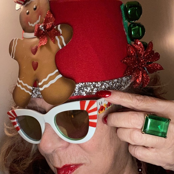 Gingerbread for your Head 🥰metal girl ready to celebrate jingle Bells too FUN🎩 - Picture 2 of 8